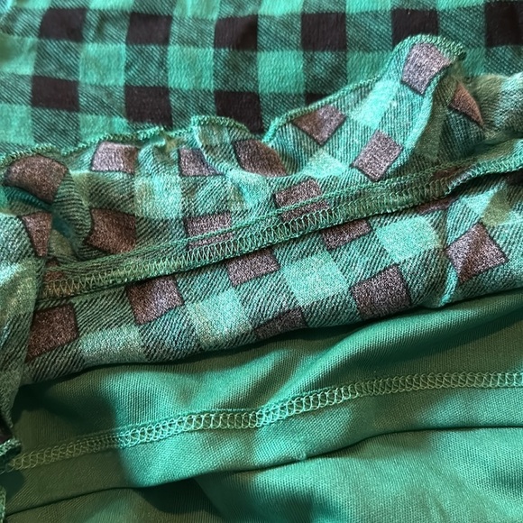 NWT Torrid 3X High Waist Elastic Plastic Green and Black Shorts Ruffled Bottom - Picture 5 of 10